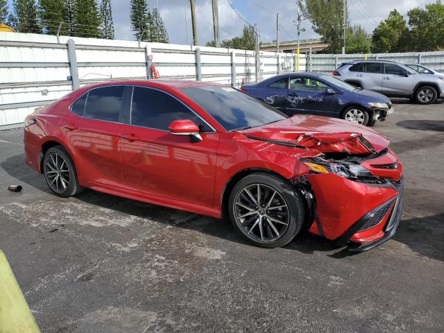 4T1T11AK2PU127539 - 2023 TOYOTA CAMRY SE NIGHT SHADE RED photo 4