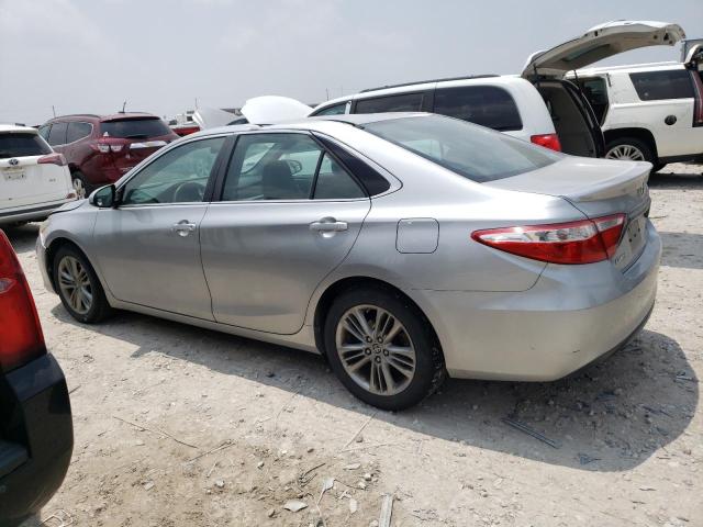 4T1BF1FK9FU947105 - 2015 TOYOTA CAMRY LE SILVER photo 2