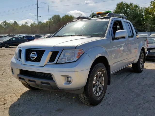 1N6AD0EV5HN772714 - 2017 NISSAN FRONTIER S SILVER photo 2