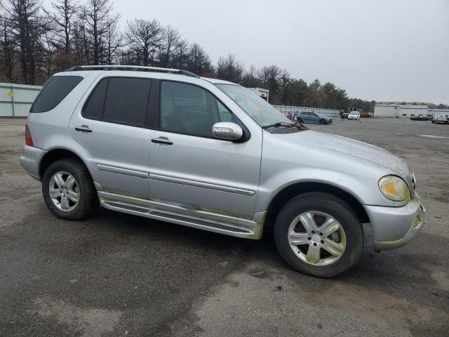 4JGAB75E55A526309 - 2005 MERCEDES-BENZ ML 500 ვერცხლისფერი ფოტო 4