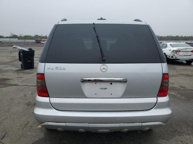 4JGAB75E55A526309 - 2005 MERCEDES-BENZ ML 500 ვერცხლისფერი ფოტო 6