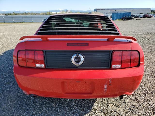 1ZVFT82H055230003 - 2005 FORD MUSTANG GT RED photo 6
