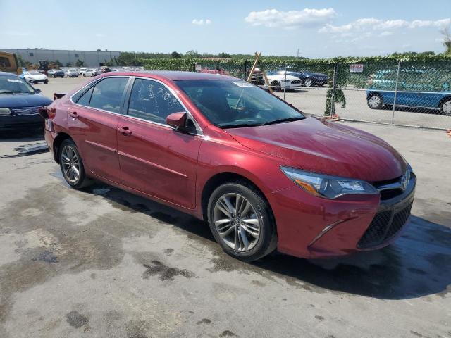 4T1BF1FK3FU917467 - 2015 TOYOTA CAMRY LE RED photo 4