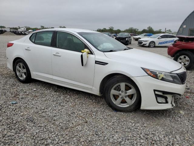 KNAGM4A76F5556831 - 2015 KIA OPTIMA LX WHITE photo 4