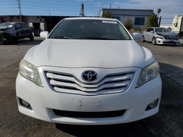 4T4BF3EK3BR132704 - 2011 TOYOTA CAMRY BASE WHITE photo 5