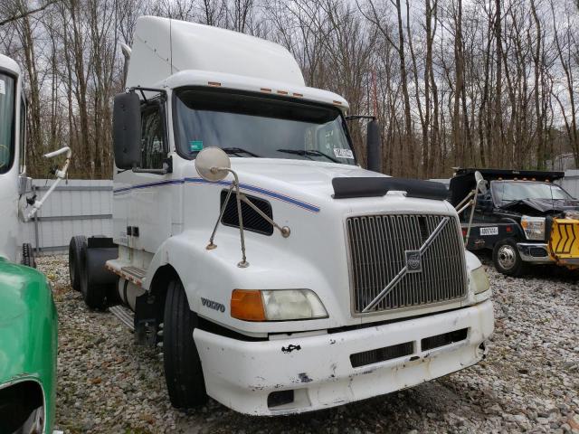 4V4NC9JH93N341852 - 2003 VOLVO VN VNL WHITE photo 1