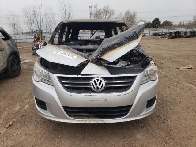 2V8HW54XX9R517593 - 2009 VOLKSWAGEN ROUTAN SEL Plata foto 5