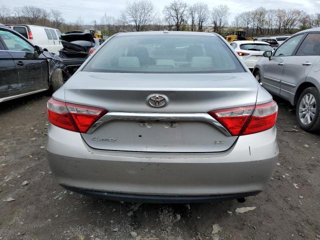 4T4BF1FK8FR476425 - 2015 TOYOTA CAMRY LE SILVER photo 6