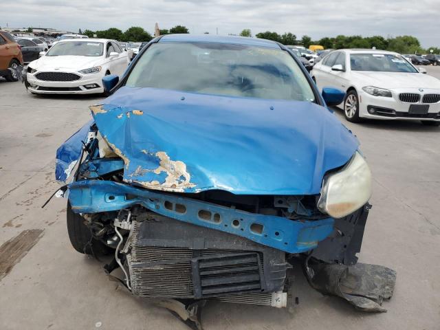 1FAHP3F28CL311631 - 2012 FORD FOCUS SE BLUE photo 5