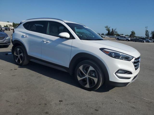 KM8J33AL7JU703204 - 2018 HYUNDAI TUCSON SPORT WHITE photo 4