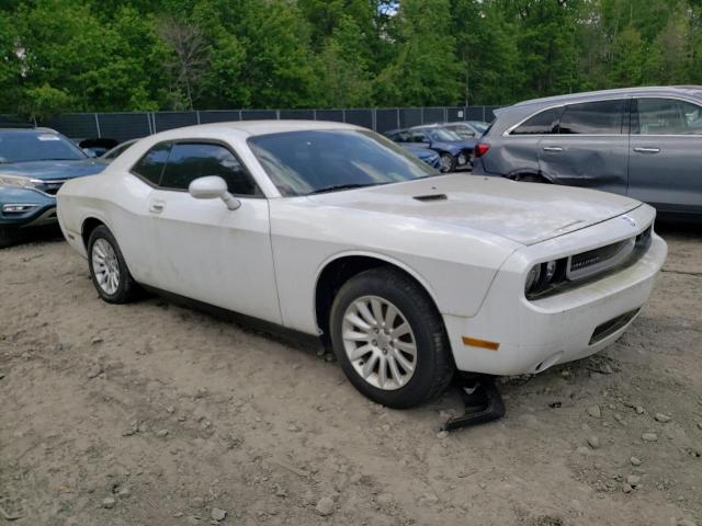 2B3CJ4DV0AH255172 - 2010 DODGE CHALLENGER SE WHITE photo 4