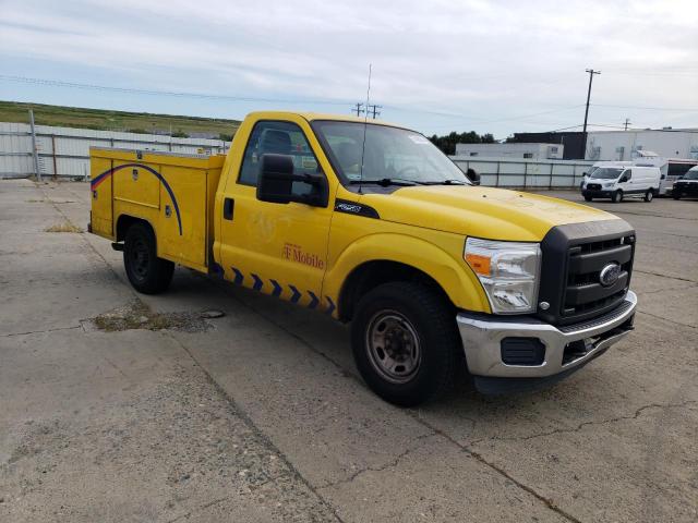 1FDBF2A61GEA61145 - 2016 FORD F250 SUPER DUTY YELLOW photo 4