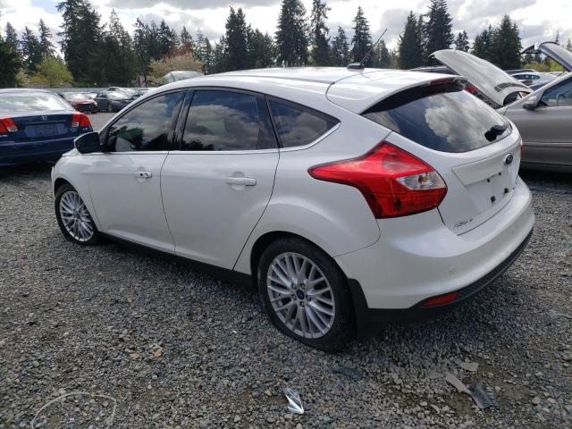 1FAHP3N20CL155621 - 2012 FORD FOCUS TITANIUM WHITE photo 2