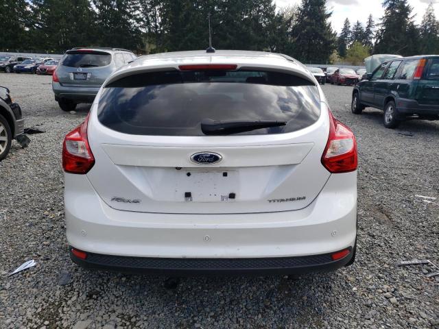 1FAHP3N20CL155621 - 2012 FORD FOCUS TITANIUM WHITE photo 6