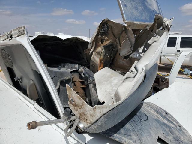 1GBHC24104E192672 - 2004 CHEVROLET SILVERADO C2500 HEAVY DUTY WHITE photo 12