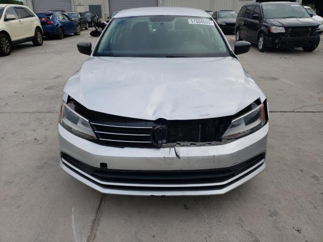 3VW2K7AJ8FM326022 - 2015 VOLKSWAGEN JETTA BASE فضي صورة 5