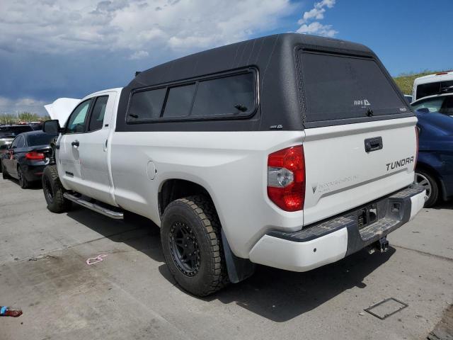 5TFTY5F17LX010992 - 2020 TOYOTA TUNDRA DOUBLE CAB SR/SR5 WHITE photo 2