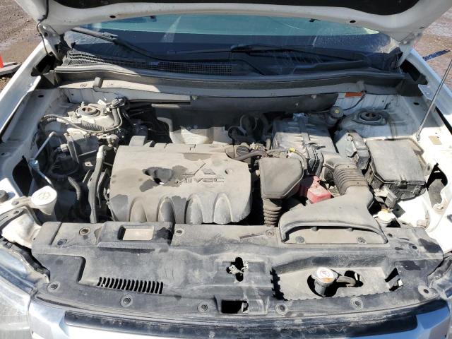 JA4AZ2A33FZ600797 - 2015 MITSUBISHI OUTLANDER ES WHITE photo 12