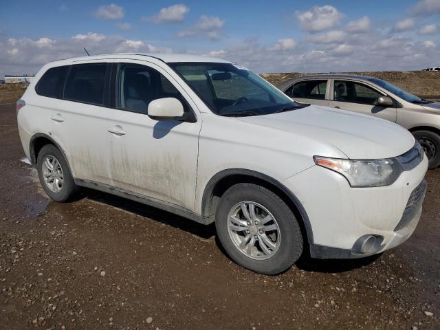 JA4AZ2A33FZ600797 - 2015 MITSUBISHI OUTLANDER ES WHITE photo 4