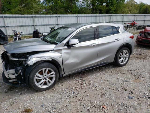 SJKCH5CP1JA056887 - 2018 INFINITI QX30 BASE SILVER photo 1