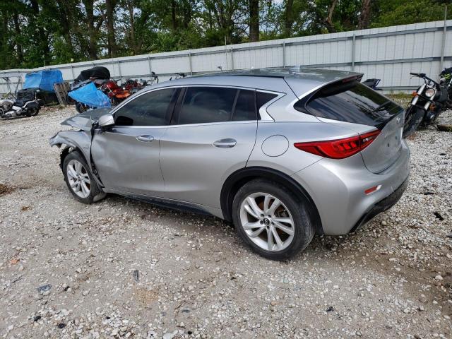 SJKCH5CP1JA056887 - 2018 INFINITI QX30 BASE SILVER photo 2