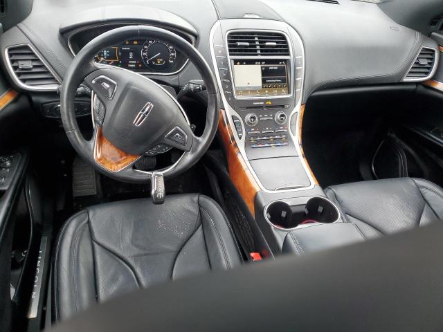 2LMPJ6LP0HBL19173 - 2017 LINCOLN MKX RESERVE فضي صورة 8