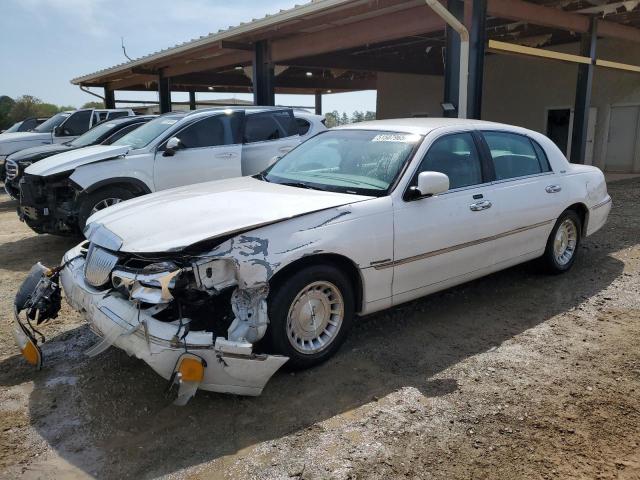 1LNHM81W8XY670296 - 1999 LINCOLN TOWN CAR EXECUTIVE Weiß Foto 1