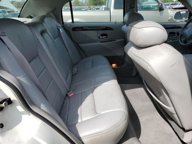 1LNHM81W8XY670296 - 1999 LINCOLN TOWN CAR EXECUTIVE Weiß Foto 10