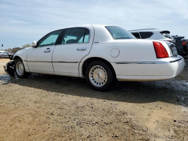 1LNHM81W8XY670296 - 1999 LINCOLN TOWN CAR EXECUTIVE Weiß Foto 2