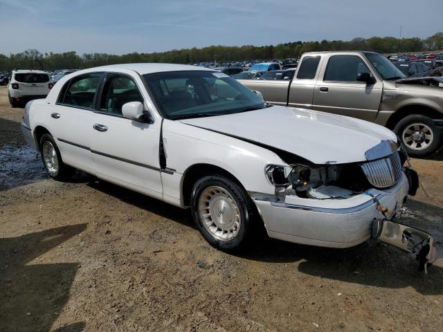 1LNHM81W8XY670296 - 1999 LINCOLN TOWN CAR EXECUTIVE Weiß Foto 4