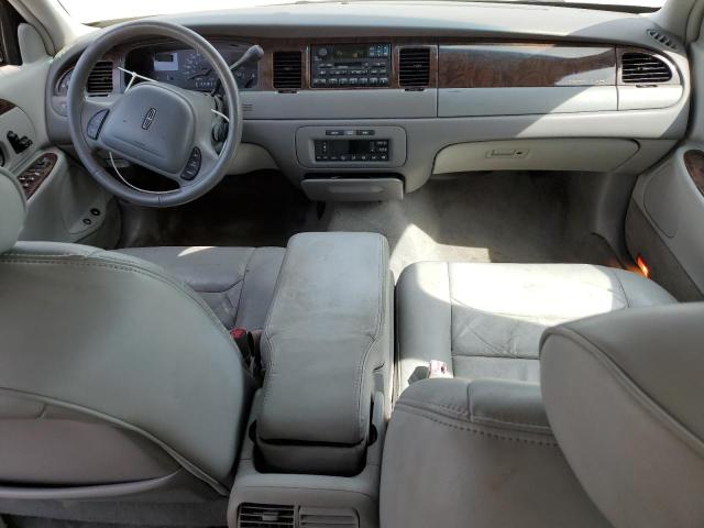 1LNHM81W8XY670296 - 1999 LINCOLN TOWN CAR EXECUTIVE Weiß Foto 8