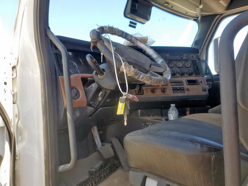 3AKJHHDR0MSMN8479 - 2021 FREIGHTLINER CASCADIA WHITE photo 5