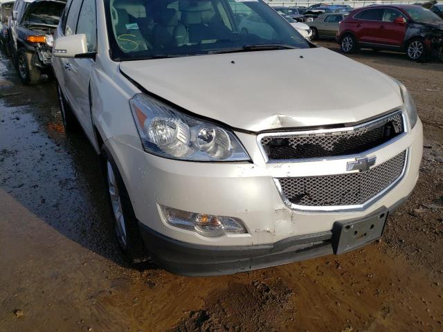 1GNKVLED1BJ399688 - 2011 CHEVROLET TRAVERSE LTZ WHITE photo 9