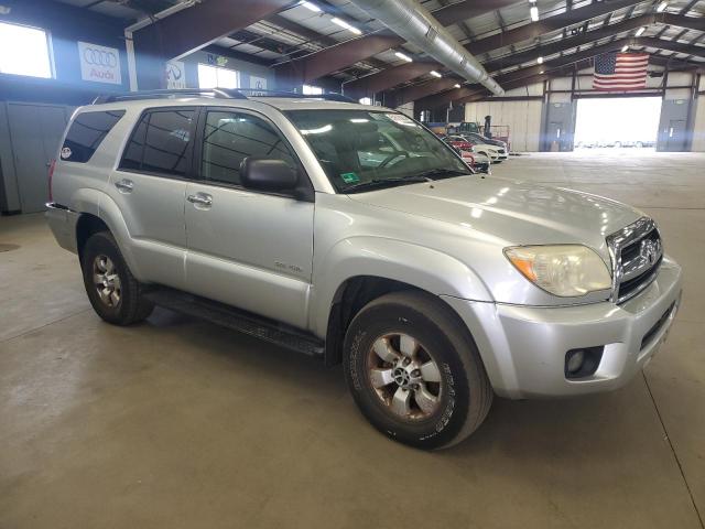 JTEBU14R18K031586 - 2008 TOYOTA 4 RUNNER SR5 SILVER photo 4