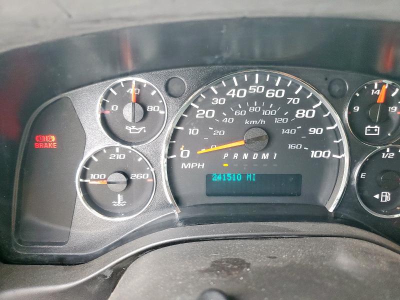 1GCZGUCG2F1103863 - 2015 CHEVROLET EXPRESS G3 WHITE photo 9