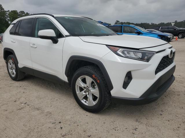 2T3W1RFVXMC094888 - 2021 TOYOTA RAV4 XLE WHITE photo 4