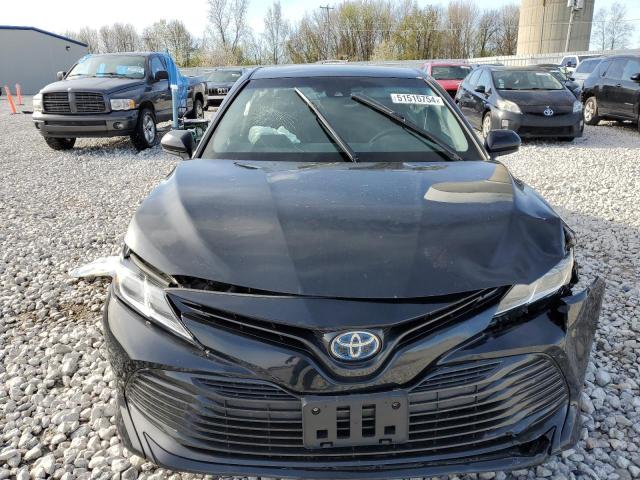 4T1B31HK1JU503263 - 2018 TOYOTA CAMRY LE BLACK photo 5