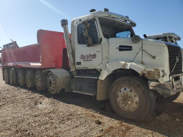 2019 VOLVO VHD, 