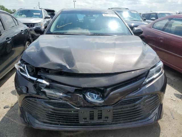 4T1B11HK9JU095181 - 2018 TOYOTA CAMRY 4D 2 L BLACK photo 5