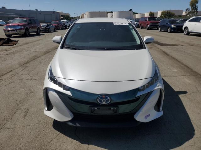 JTDKARFP2J3101880 - 2018 TOYOTA PRIUS PRIM 白色 照片 5