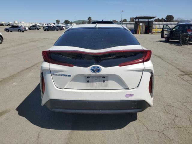 JTDKARFP2J3101880 - 2018 TOYOTA PRIUS PRIM 白色 照片 6