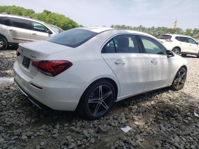 W1K3G4FB3NJ366339 - 2022 MERCEDES-BENZ A 220 4MATIC WHITE photo 3