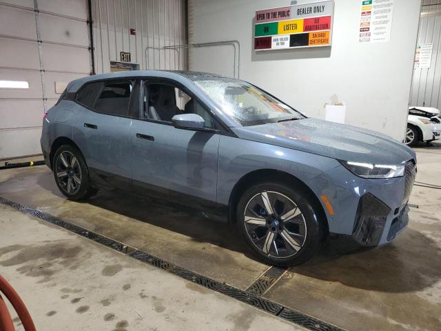 WB523CF0XRCP21815 - 2024 BMW IX XDRIVE50 BLUE photo 4