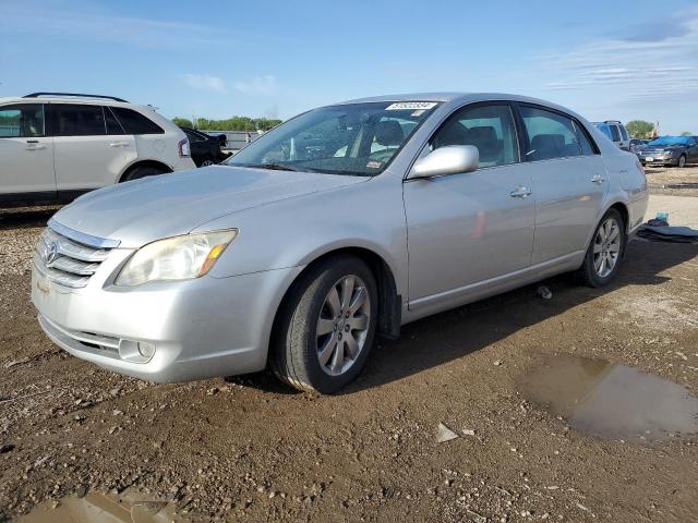 2005 TOYOTA AVALON XL, 