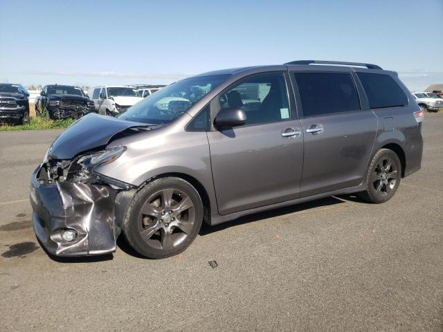 5TDXK3DC6GS762481 - 2016 TOYOTA SIENNA SE GRAY photo 1