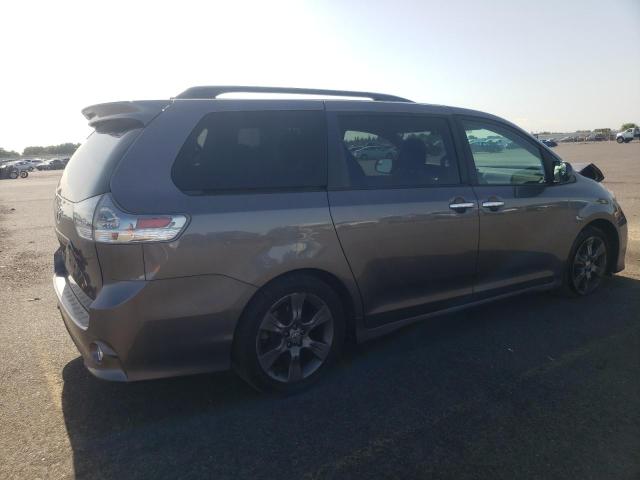 5TDXK3DC6GS762481 - 2016 TOYOTA SIENNA SE GRAY photo 3