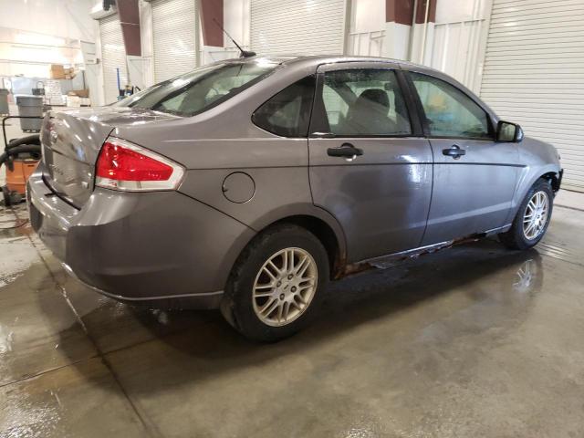 1FAHP3FN3AW225018 - 2010 FORD FOCUS SE GRAY photo 3