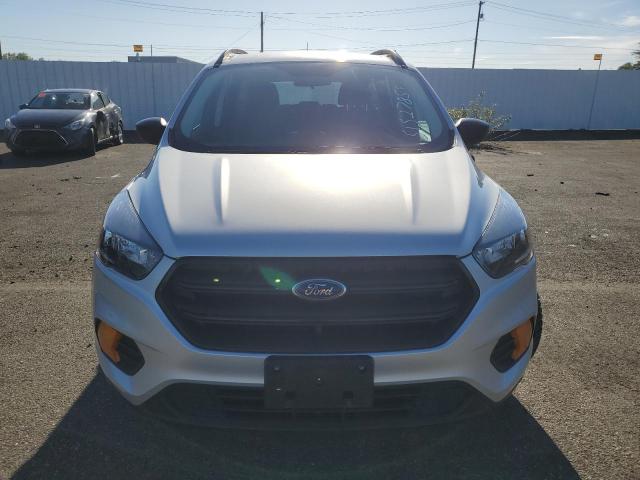 1FMCU0F79JUD40744 - 2018 FORD ESCAPE S SILVER photo 5