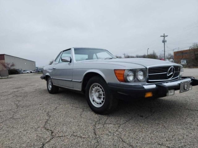 WDBBA45A8CB009888 - 1982 MERCEDES-BENZ 380 SL GRAY photo 1