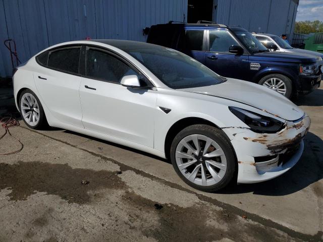 5YJ3E1EA6MF978726 - 2021 TESLA MODEL 3 WHITE photo 4